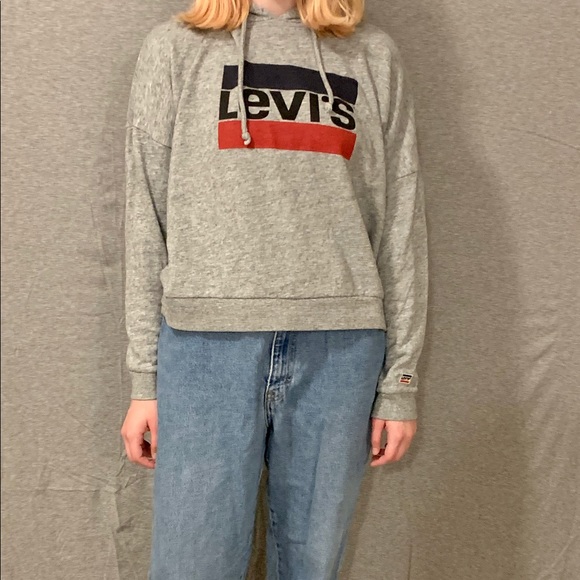 levi's cropped sweatshirt